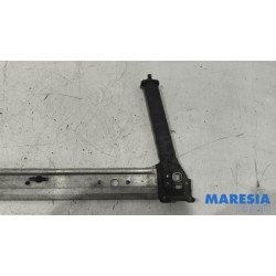 Renault - Megane - Radiator bar