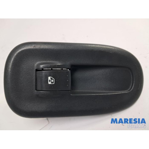 Renault - Master - Electric window switch