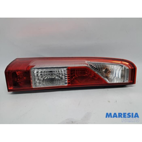 Renault - Master - Achterlicht links