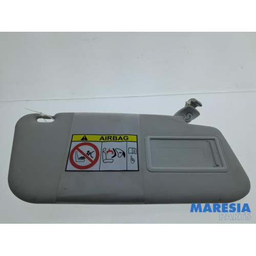 Fiat - 500L - Sun visor