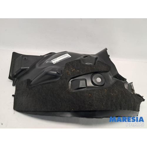 Renault - Clio - Wheel arch liner