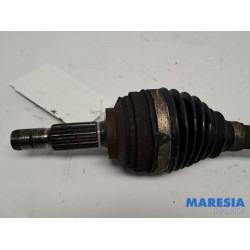 Renault - Clio - Front drive shaft, left
