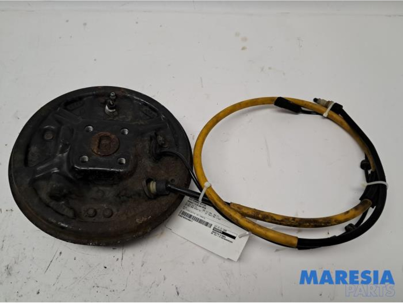 Renault - Clio - Rear brake drum