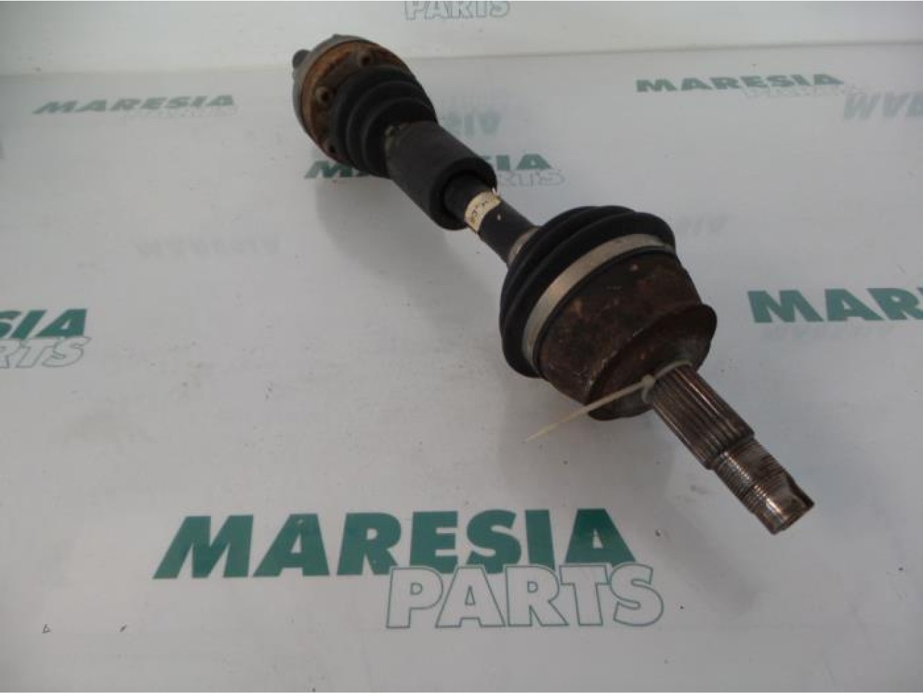 Alfa Romeo - 156 - Aandrijfas links-voor