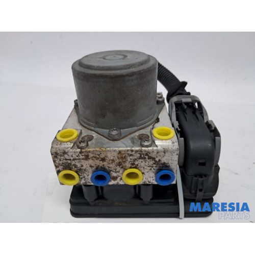 Fiat - 500L - ABS pump