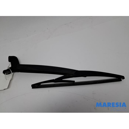 Fiat - 500L - Rear wiper arm