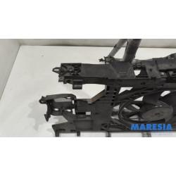 Renault - Megane - Vorderwand