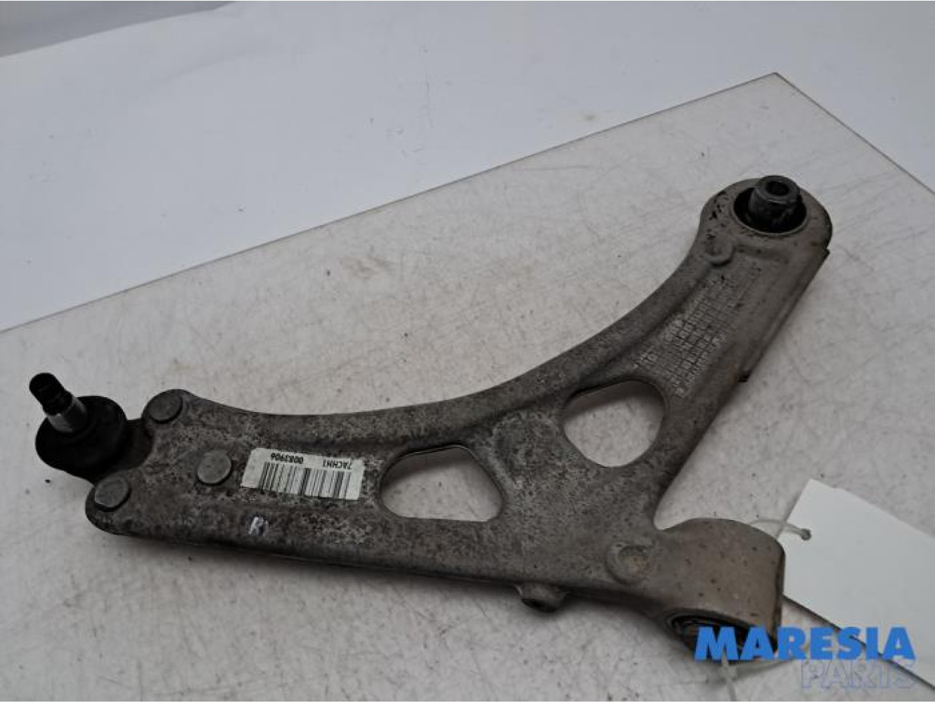 Peugeot - Partner - Bras de suspension bas avant droit