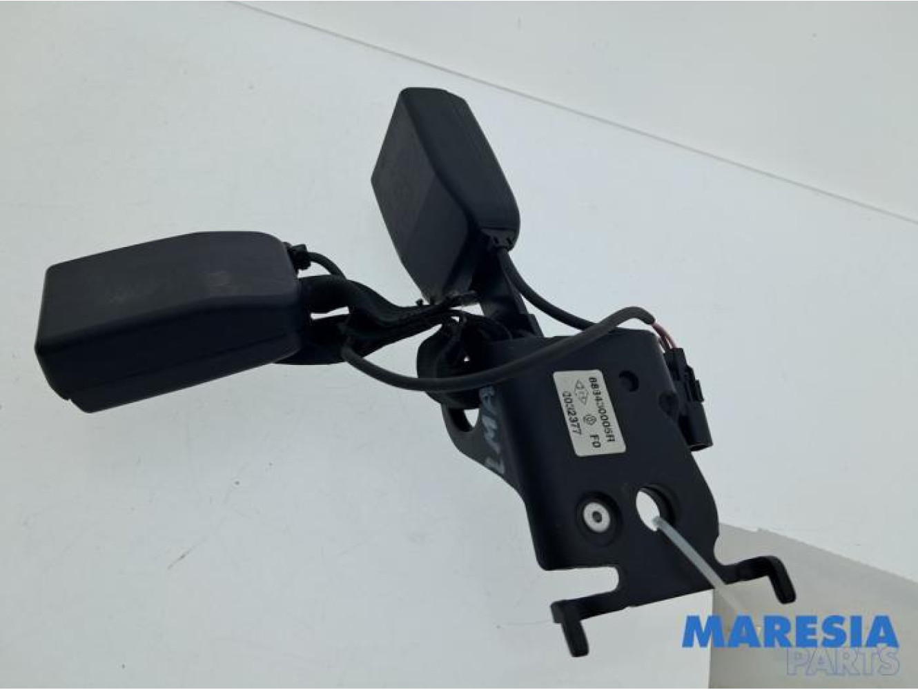 Renault - Megane - Insertion ceinture de sécurité arrière gauche