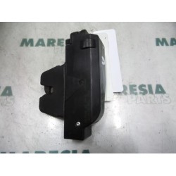 Citroen - C6 - Tailgate lock mechanism