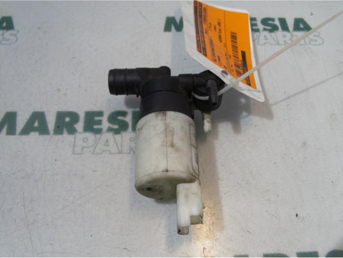 Citroen - C8 - Scheibensprüherpumpe vorne