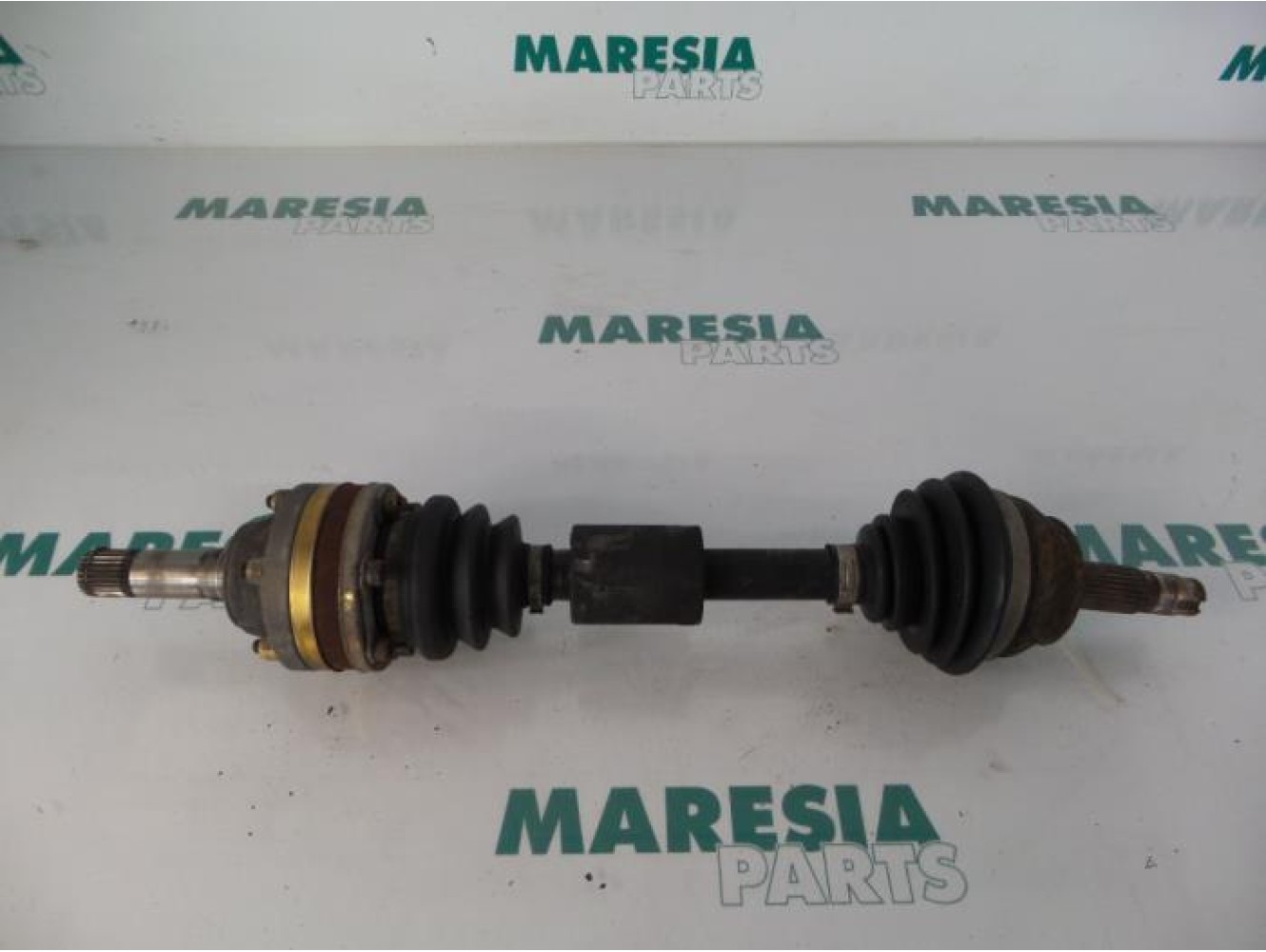 Alfa Romeo - 147 - Aandrijfas links-voor