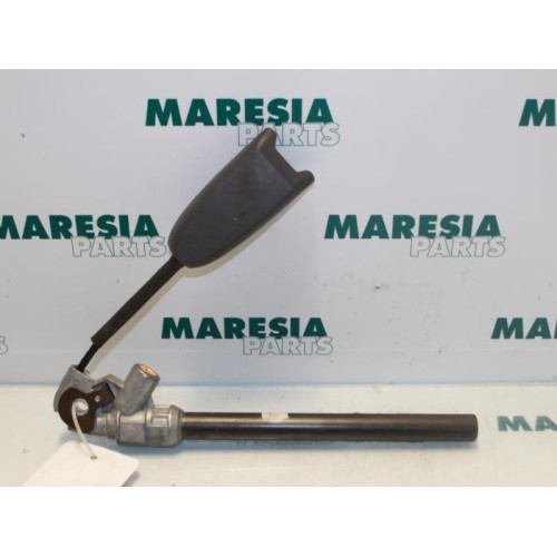 Renault - Megane Scenic - Seatbelt tensioner, right