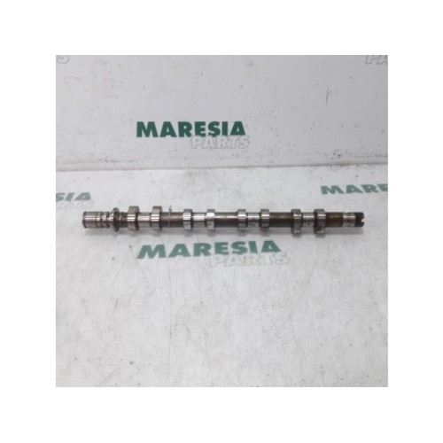 Renault - Megane Scenic - Camshaft