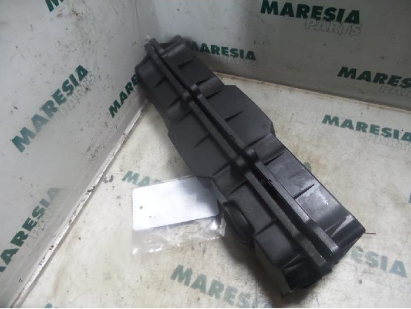 Peugeot - 206 - Rocker cover