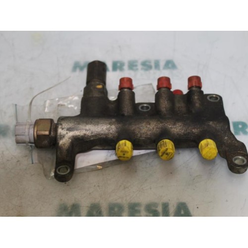Renault - Vel Satis - Fuel injector nozzle