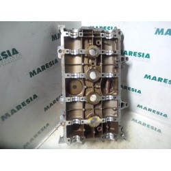 Renault - Clio - Rocker cover