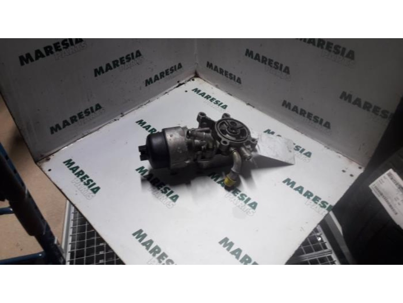 Peugeot - 307 - Oil filter holder