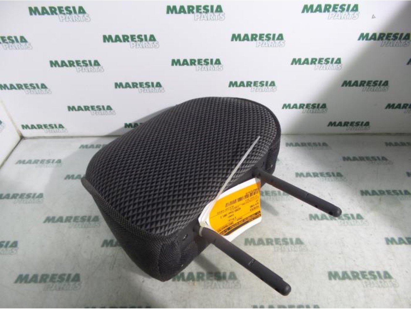 Alfa Romeo - 147 - Headrest