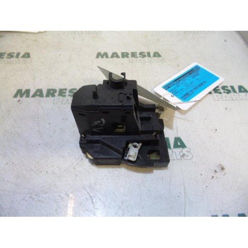 Renault - Megane Scenic - Front door lock mechanism 4-door, right