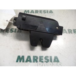 Peugeot - 307 - Tailgate lock mechanism