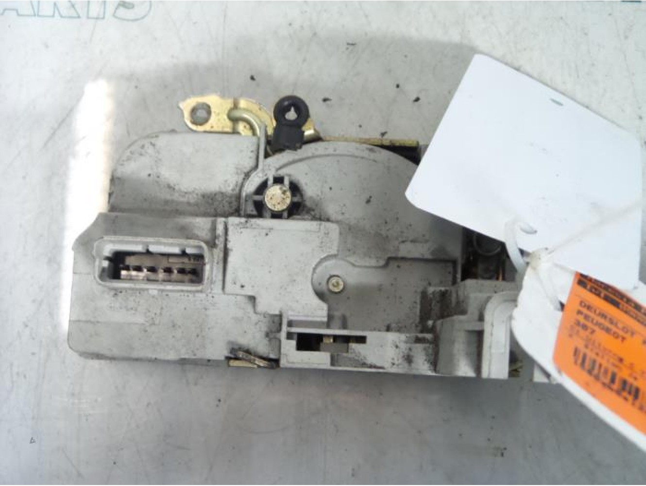 Peugeot - 307 - Door lock mechanism 4-door, front left