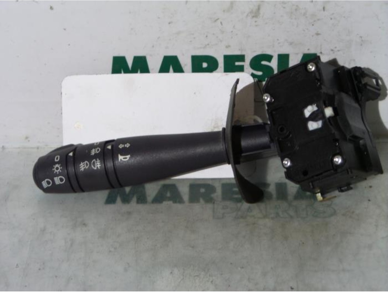 Renault - Clio - Indicator switch