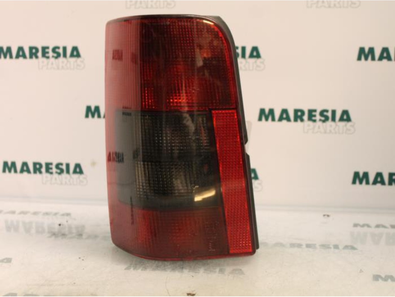 Peugeot - Partner - Taillight, left