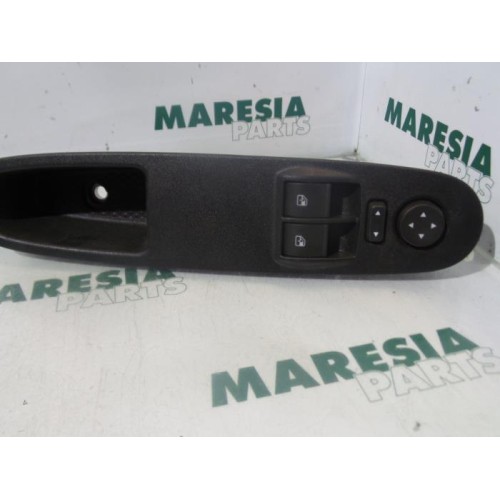 Fiat - Punto - Multi-functional window switch