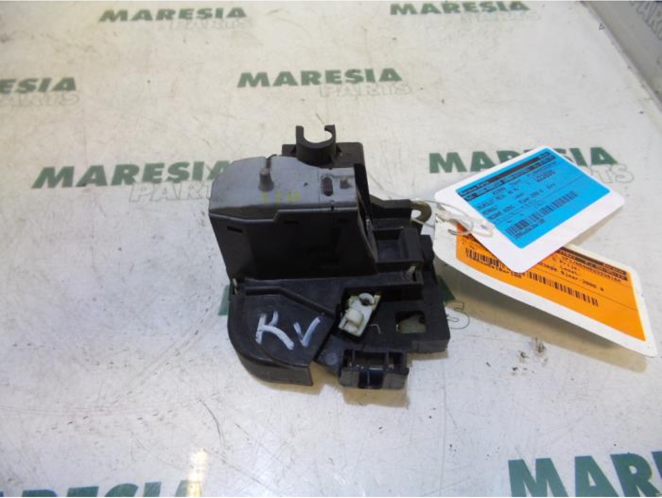 Renault - Megane Scenic - Front door lock mechanism 4-door, right