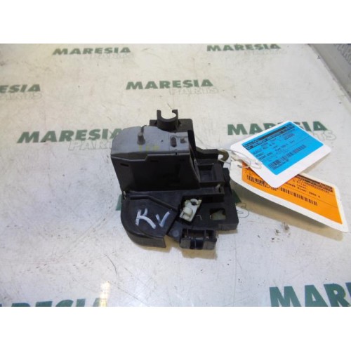 Renault - Megane Scenic - Front door lock mechanism 4-door, right