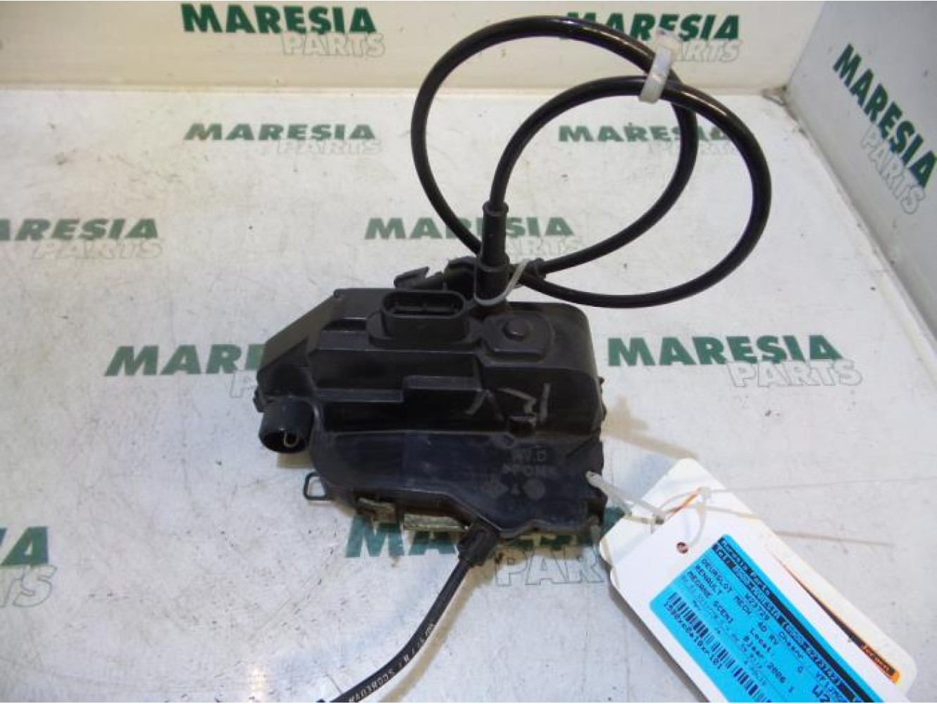 Renault - Megane Scenic - Front door lock mechanism 4-door, right