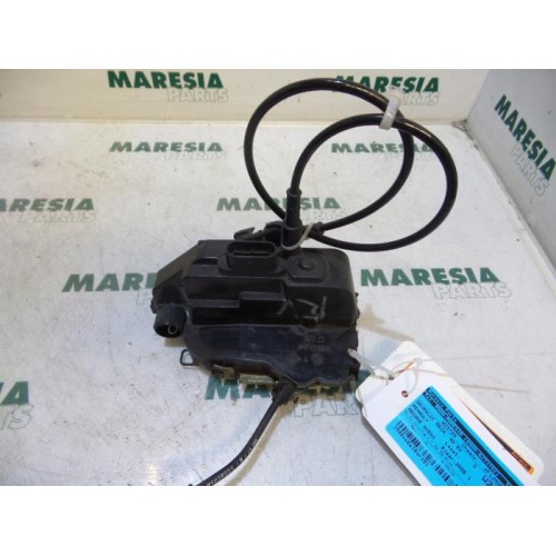 Renault - Megane Scenic - Front door lock mechanism 4-door, right