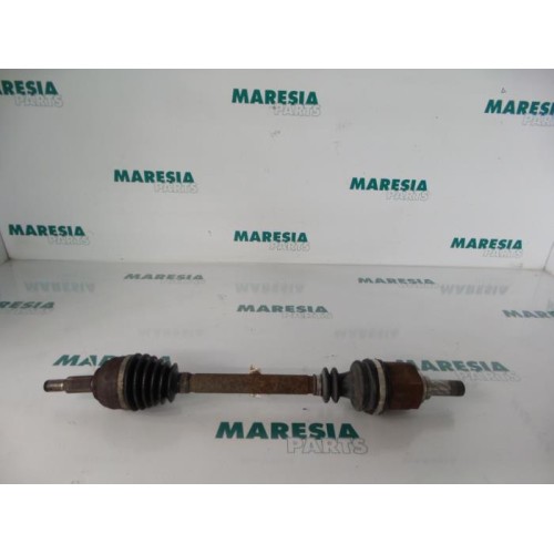 Renault - Megane Scenic - Front drive shaft, left