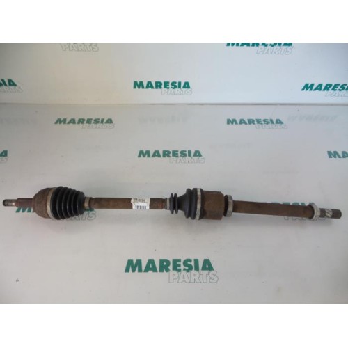 Renault - Megane Scenic - Front drive shaft, right