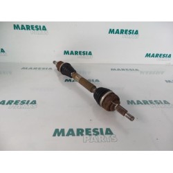 Renault - Megane Scenic - Aandrijfas links-voor