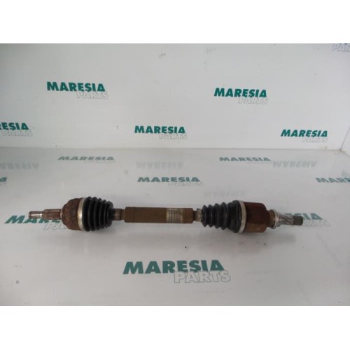 Renault - Megane Scenic - Front drive shaft, left