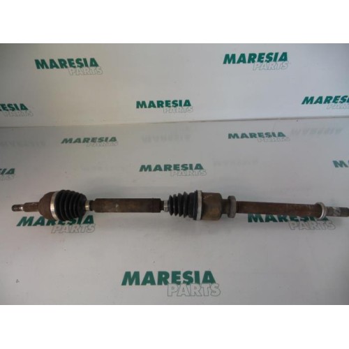 Renault - Megane Scenic - Front drive shaft, right