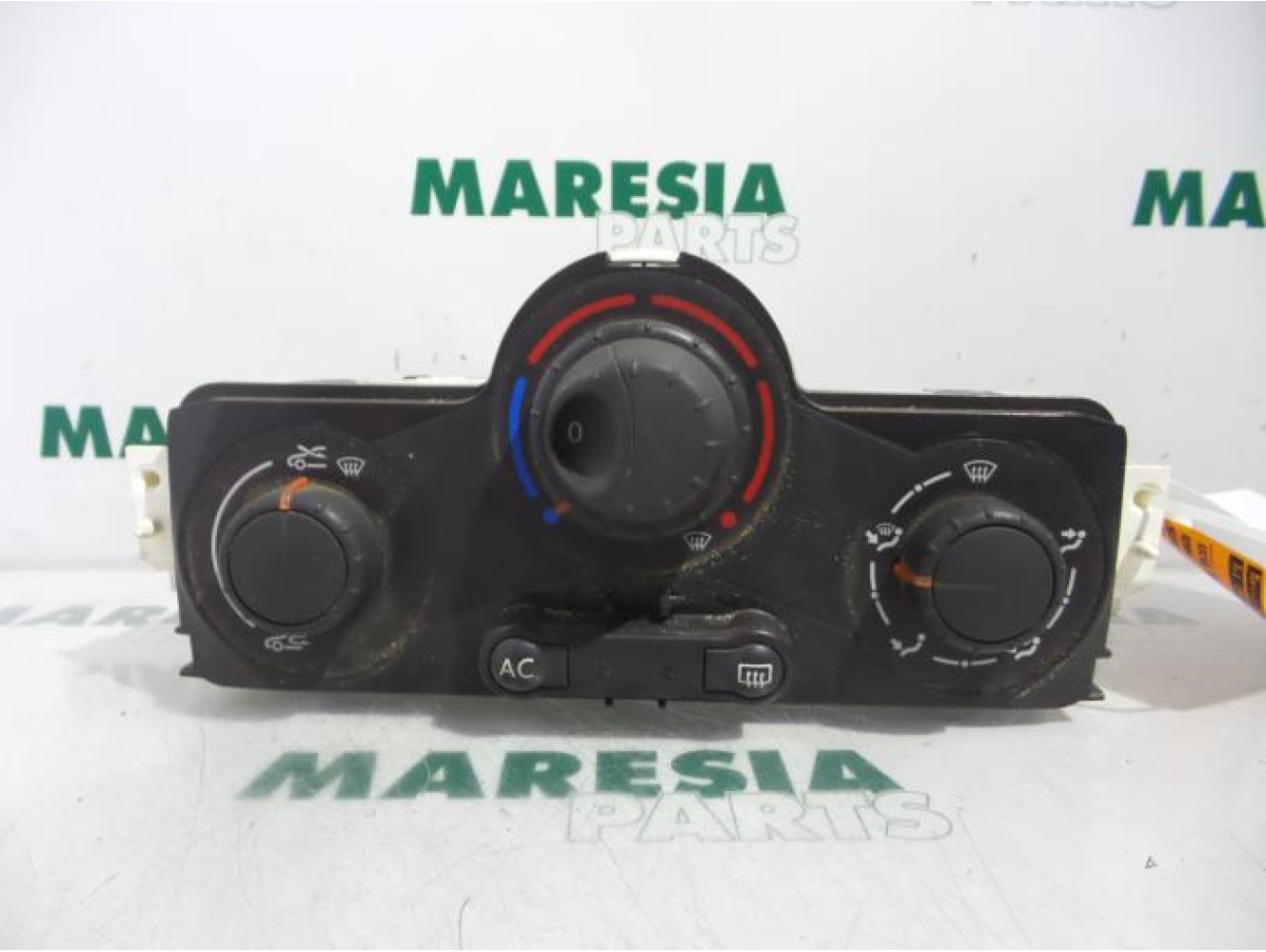 Renault - Megane Scenic - Heater control panel