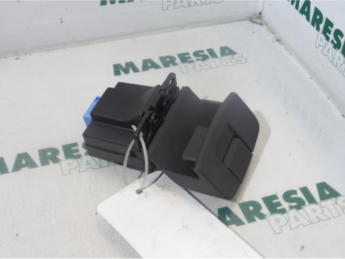 Renault - Espace - Parking brake switch