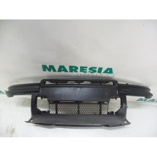 Renault - Megane Scenic - Pare-chocs avant