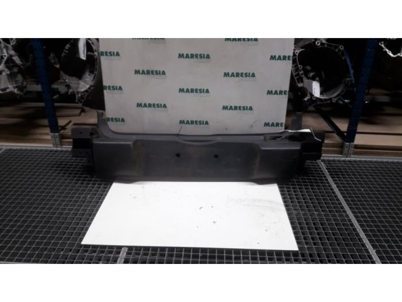 Renault - Megane Scenic - Rear bumper component, central