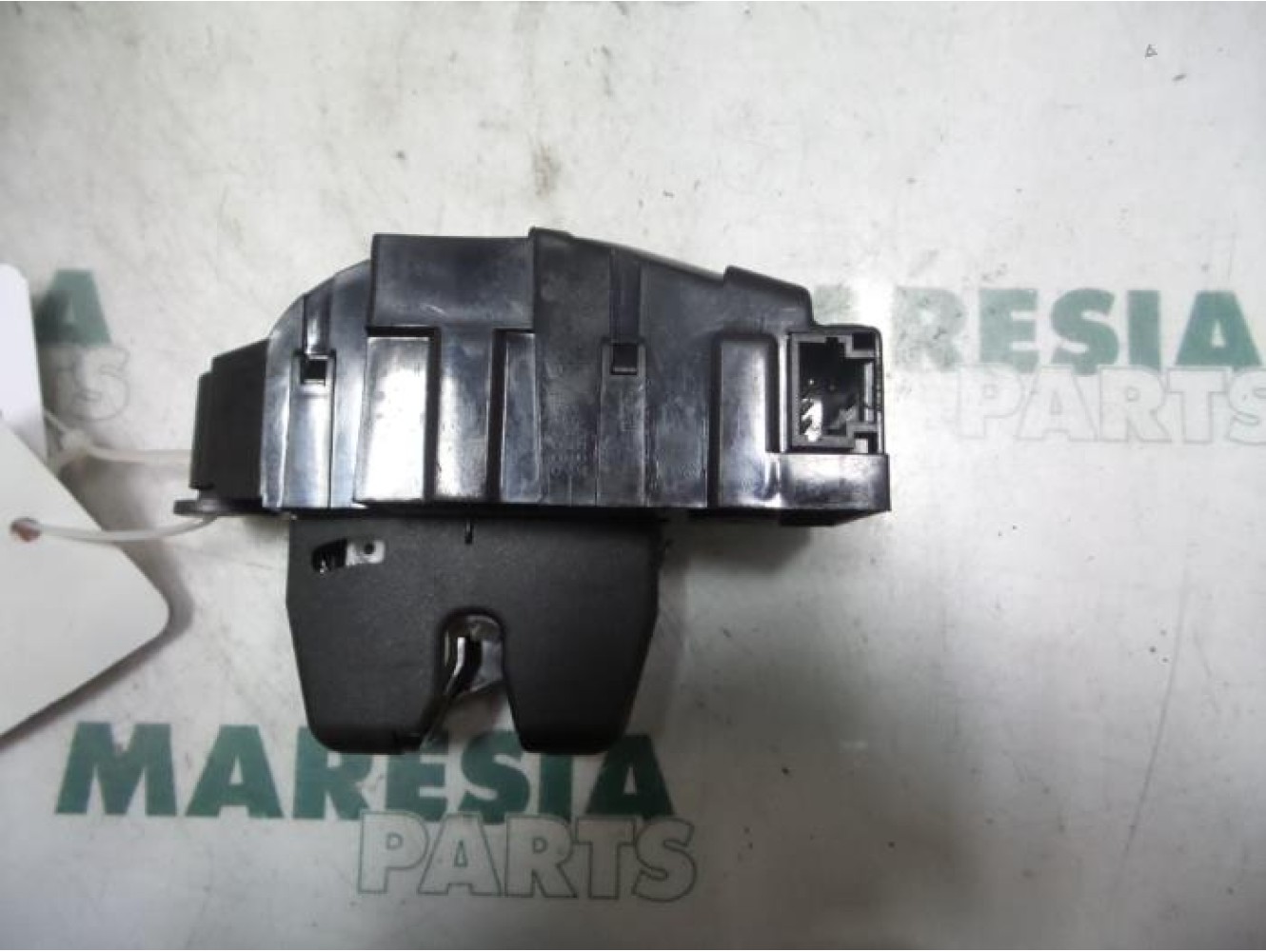 Citroen - C4 Picasso - Tailgate lock mechanism