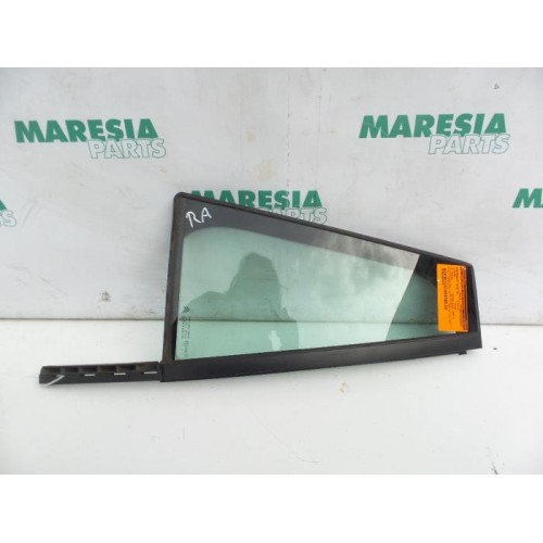 Citroen - C4 Picasso - Rear quarter light, left right
