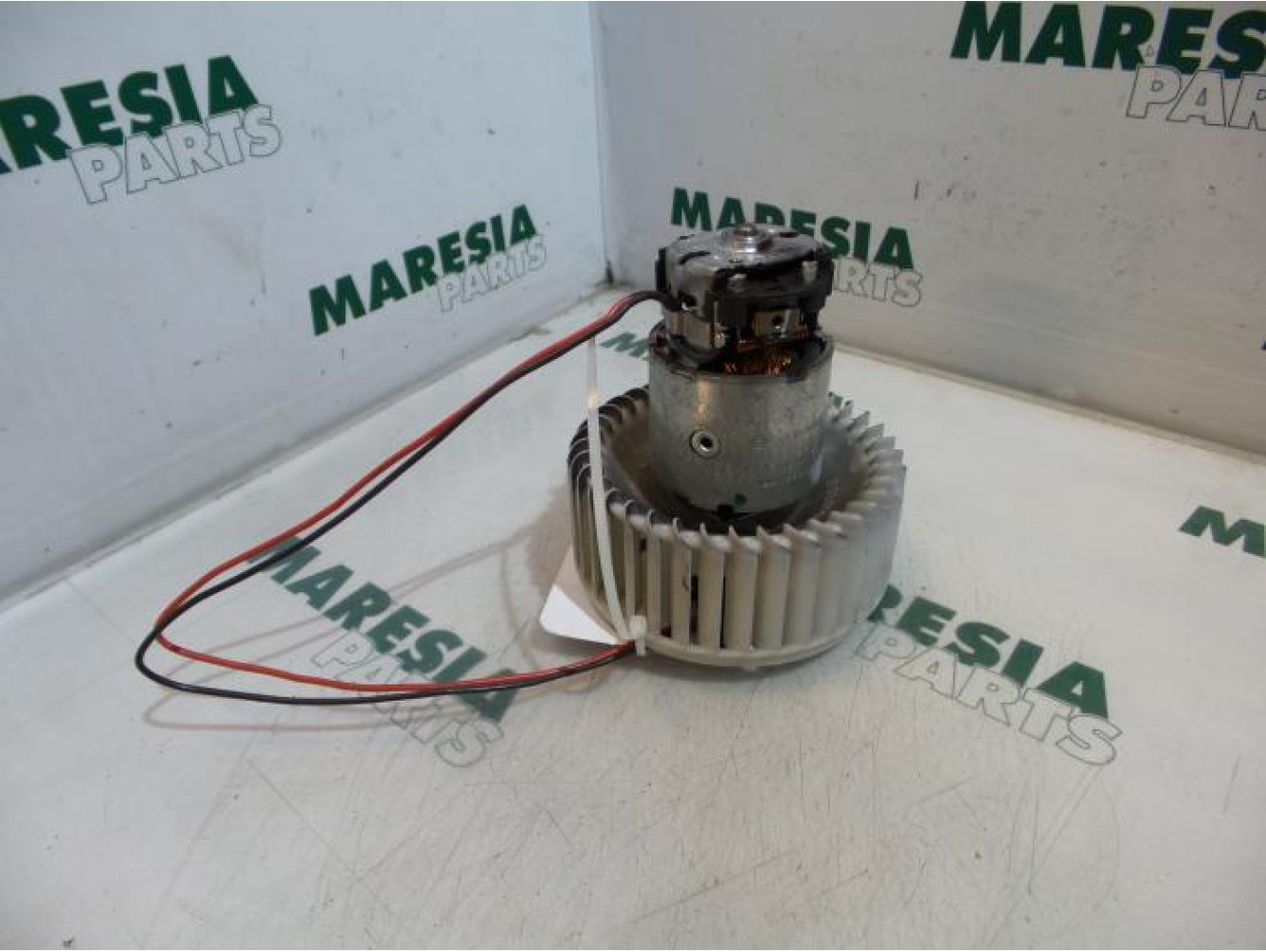 Citroen - C4 Picasso - Heating and ventilation fan motor