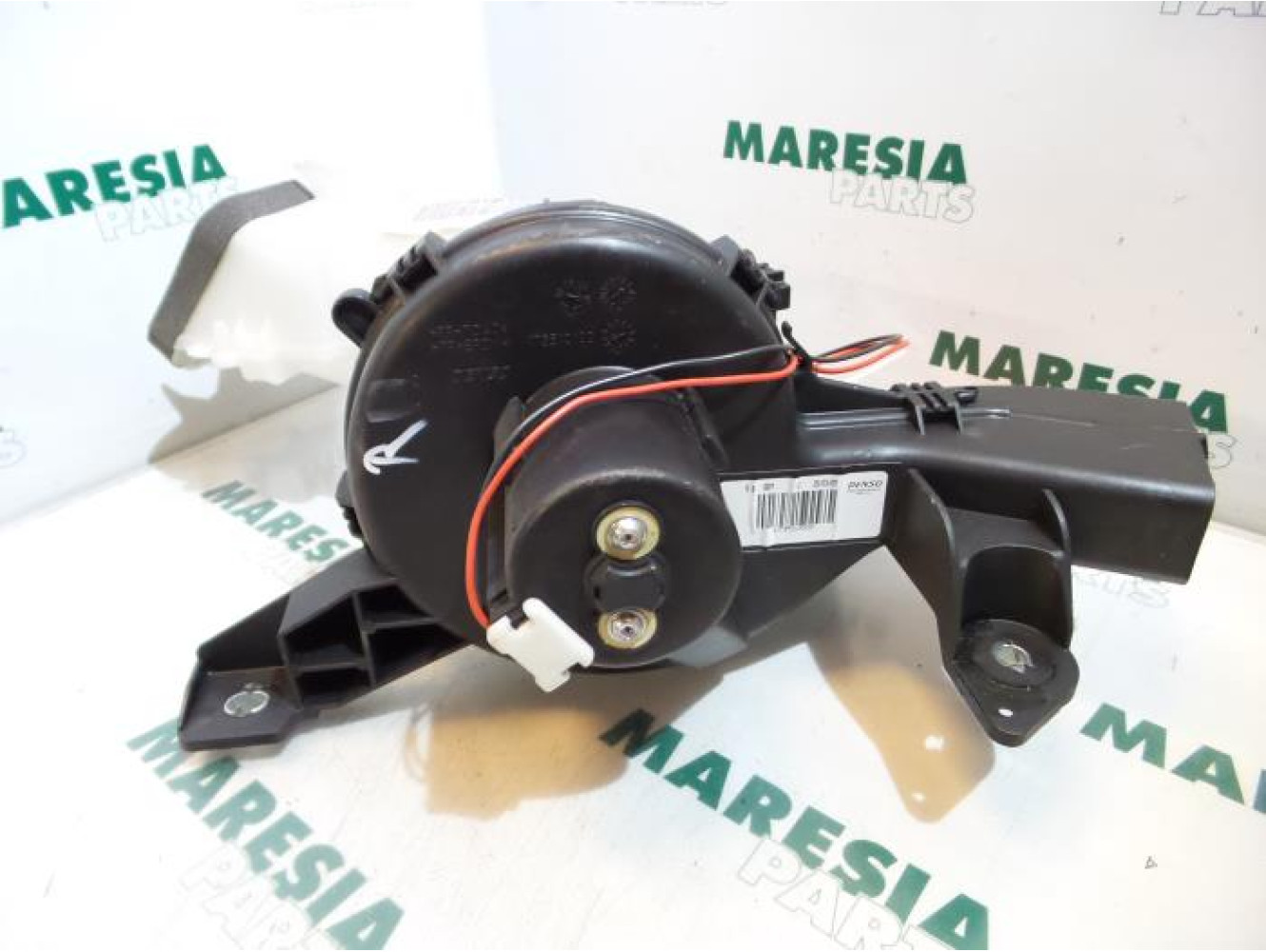 Citroen - C4 Picasso - Heating and ventilation fan motor