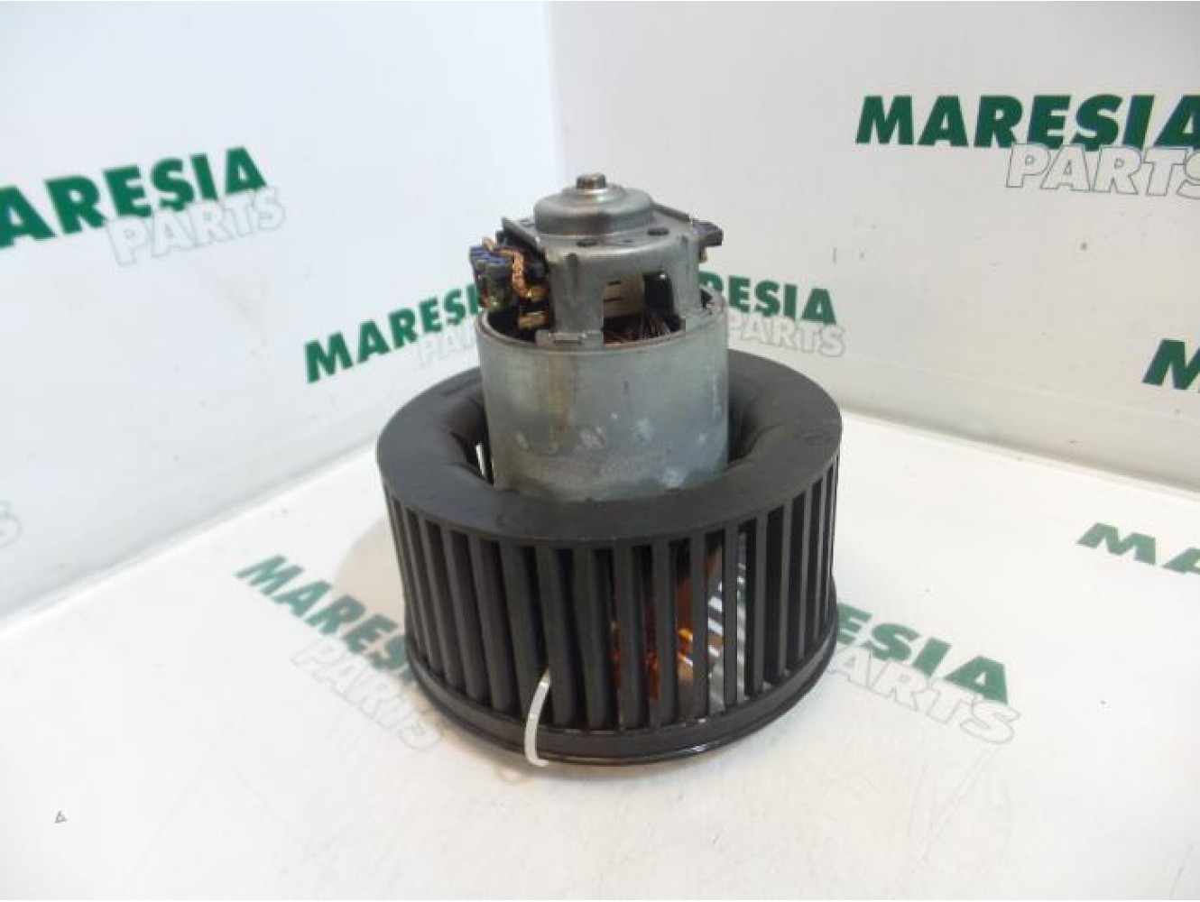 Renault - Clio - Heating and ventilation fan motor