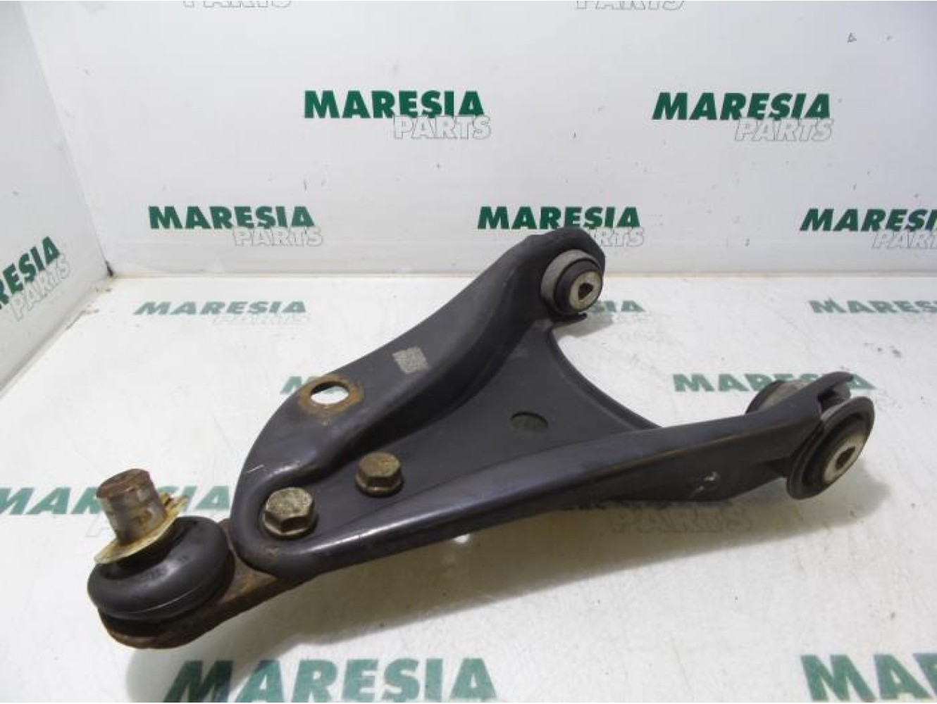 Renault - Twingo - Front lower wishbone, right