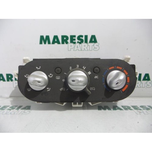Renault - Twingo - Heater control panel