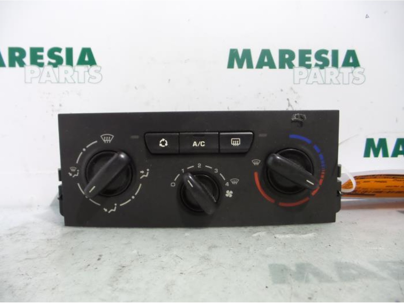 Peugeot - 207 - Panneau de commandes chauffage